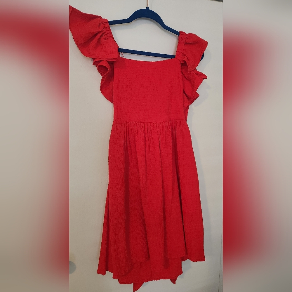Francesca’s Mi Ami Ruffle Red Dress w/Pockets. Size Medium